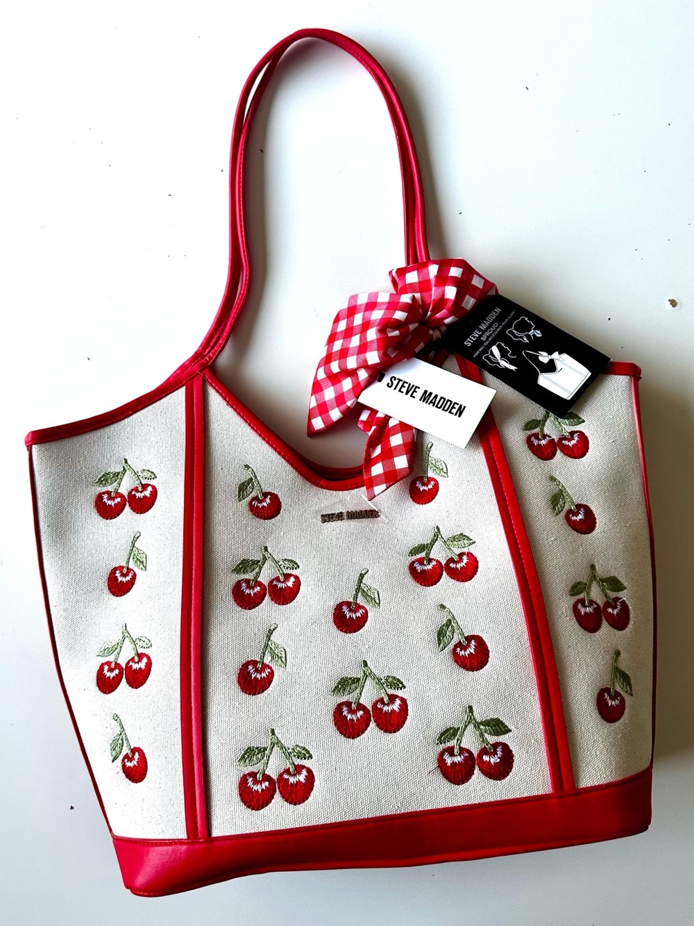 NWT Steve Madden BPROUD Cherry
Embroidered Canvas Tote Bag Red
Gingham Scarf.